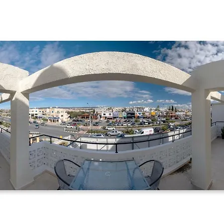 Seaview 3 Bedroom Kings Road Penthouse Appartamento